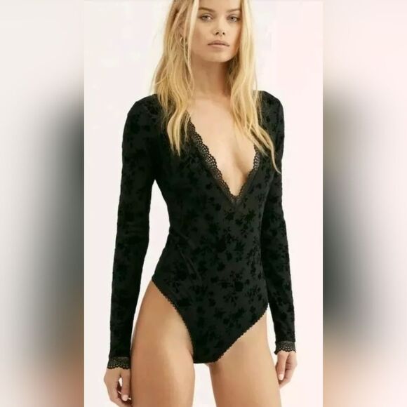 NEW Intimately Free People Bodysuit Black Lace Babes In Bandeaus Size Large - Picture 2 of 12